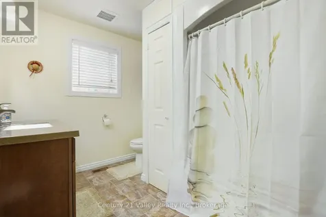 99 Queen Street North Renfrew ON K7V 2A4