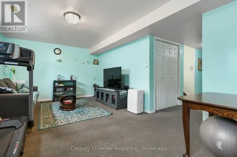 99 Queen Street North Renfrew ON K7V 2A4