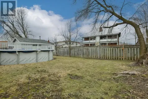 99 Queen Street North Renfrew ON K7V 2A4