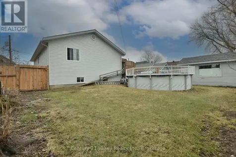 99 Queen Street North Renfrew ON K7V 2A4