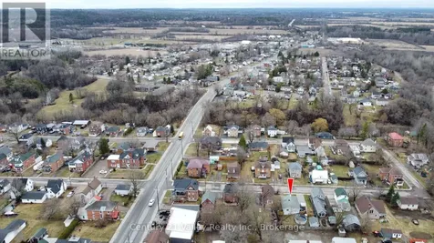 99 Queen Street North Renfrew ON K7V 2A4