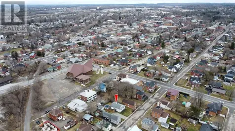 99 Queen Street North Renfrew ON K7V 2A4