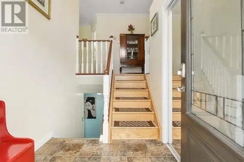99 Queen Street North Renfrew ON K7V 2A4