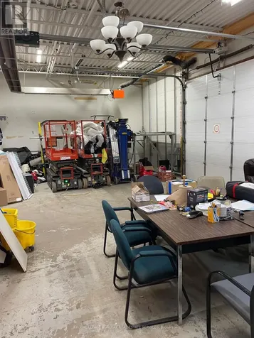 2076 Speers Road Oakville (qe Queen Elizabeth) ON L6L 2X8