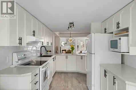1109 Gablefield Private Ottawa ON K1J 1E4