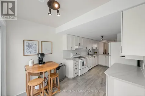 1109 Gablefield Private Ottawa ON K1J 1E4