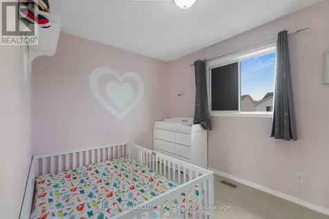 879 Paradise Crescent Ottawa ON K4A 3S4