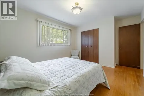 2495 Mckay Windsor ON N9E 2P4