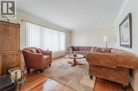 2495 Mckay Windsor ON N9E 2P4