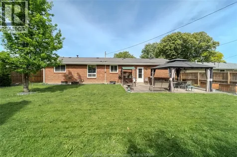2495 Mckay Windsor ON N9E 2P4