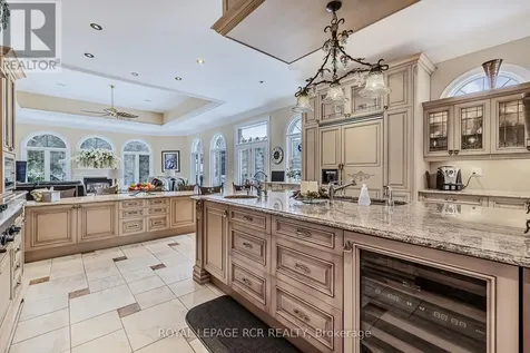 7 Sugarbush Lane Uxbridge ON L9P 2A1