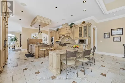 7 Sugarbush Lane Uxbridge ON L9P 2A1