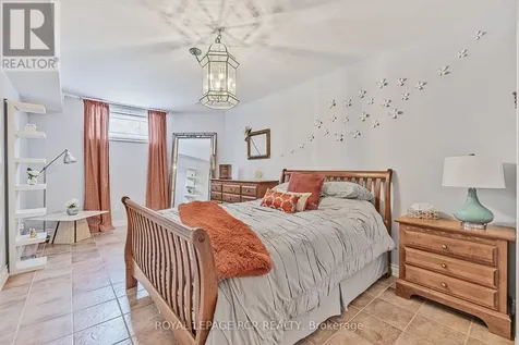 7 Sugarbush Lane Uxbridge ON L9P 2A1