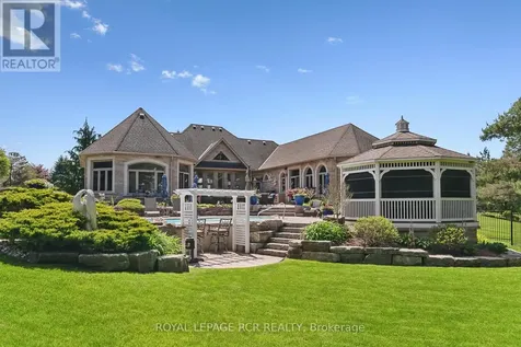 7 Sugarbush Lane Uxbridge ON L9P 2A1