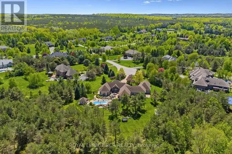 7 Sugarbush Lane Uxbridge ON L9P 2A1