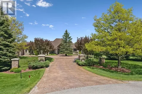 7 Sugarbush Lane Uxbridge ON L9P 2A1