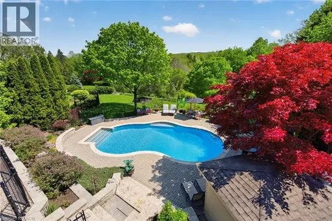 120 Jerome Park Drive Dundas ON L9H 6H3