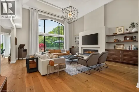 120 Jerome Park Drive Dundas ON L9H 6H3