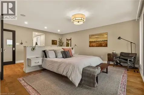 120 Jerome Park Drive Dundas ON L9H 6H3