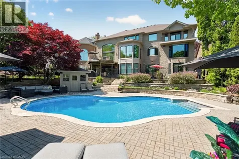 120 Jerome Park Drive Dundas ON L9H 6H3