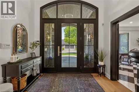 120 Jerome Park Drive Dundas ON L9H 6H3