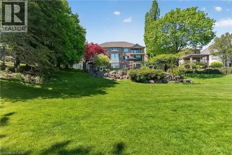 120 Jerome Park Drive Dundas ON L9H 6H3