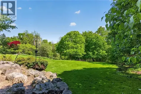 120 Jerome Park Drive Dundas ON L9H 6H3