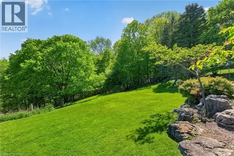 120 Jerome Park Drive Dundas ON L9H 6H3