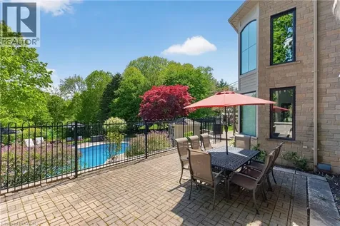 120 Jerome Park Drive Dundas ON L9H 6H3