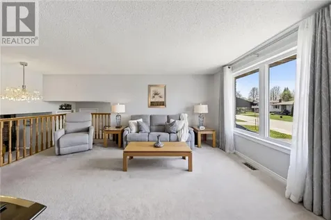 1858 Covewood Sudbury ON P3A 5T1