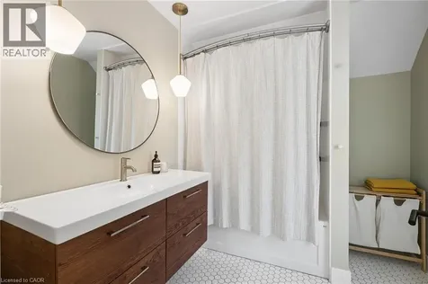 77 Bingeman Street Kitchener ON N2H 2R9