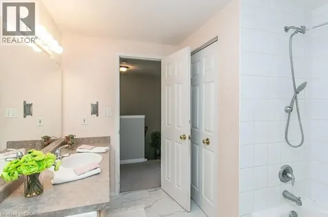 71 Foxglove Crescent Kitchener ON N2E 3Y8