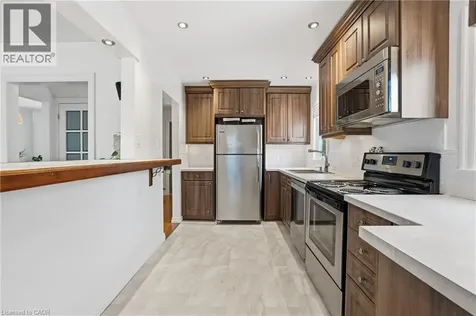 261 Andrew Street Newmarket ON L3Y 1H1