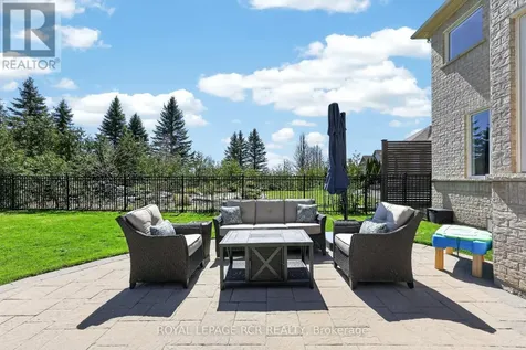 14 Emerald Heights Drive Whitchurch-stouffville ON L4A 0C8