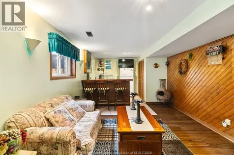 42 William Avenue Kingsville ON N9Y 3T4