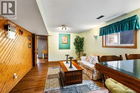 42 William Avenue Kingsville ON N9Y 3T4