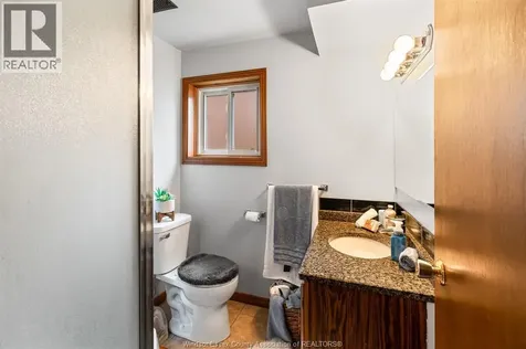 42 William Avenue Kingsville ON N9Y 3T4