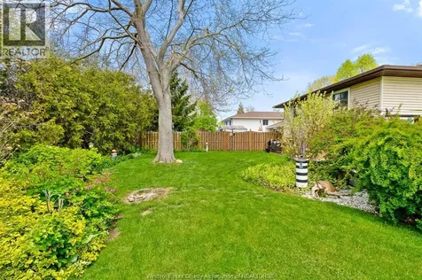 42 William Avenue Kingsville ON N9Y 3T4