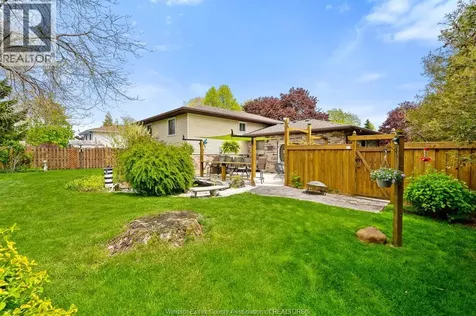 42 William Avenue Kingsville ON N9Y 3T4
