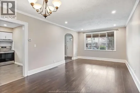 835 Moy Avenue Windsor ON N9A 2N7