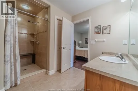 1423 Oakwood Lakeshore ON N0R 1A0