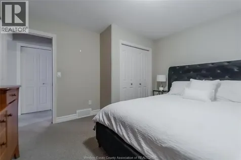 1423 Oakwood Lakeshore ON N0R 1A0