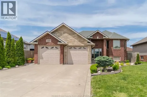 1423 Oakwood Lakeshore ON N0R 1A0