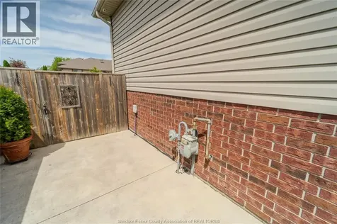 1423 Oakwood Lakeshore ON N0R 1A0