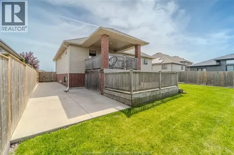 1423 Oakwood Lakeshore ON N0R 1A0