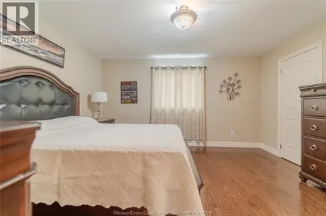 1423 Oakwood Lakeshore ON N0R 1A0