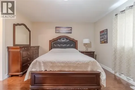 1423 Oakwood Lakeshore ON N0R 1A0