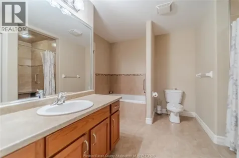 1423 Oakwood Lakeshore ON N0R 1A0