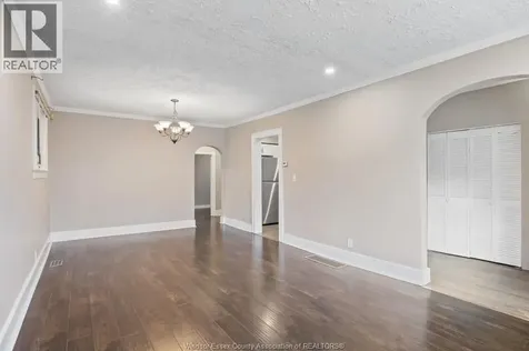 835 Moy Avenue Windsor ON N9A 2N7