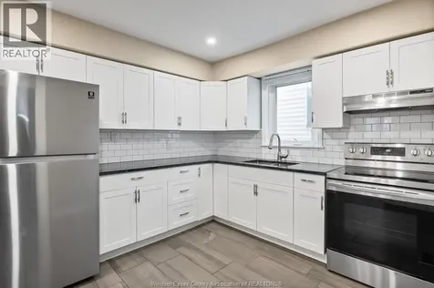 835 Moy Avenue Windsor ON N9A 2N7